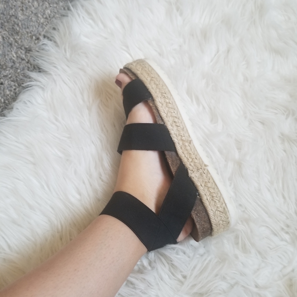Cushionaire sandals